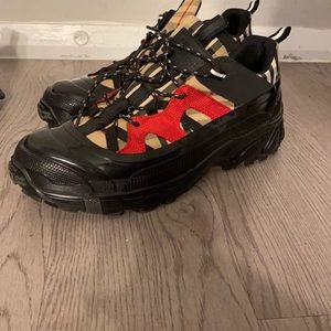 Burberry sneakers